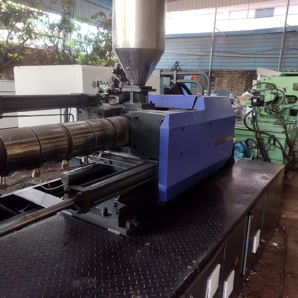 plastic Injection Moulding machine old